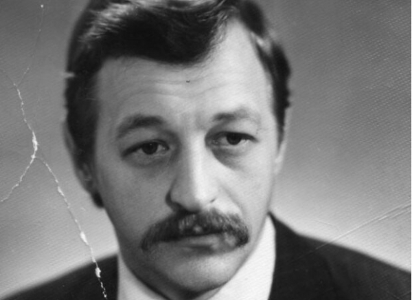 Нищий ветеран "войны за честь" получит от депутата... грамоту: "Украинцы любят мертвых"