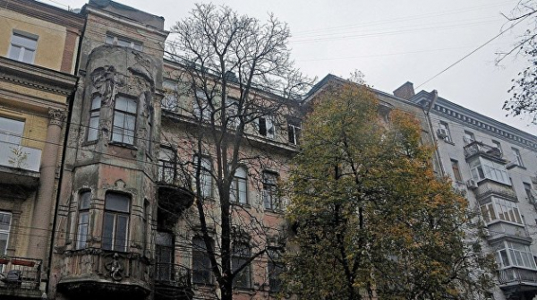 Дом со змеями в Киеве: от отеля и архитектурного наследия к офисному комплексу