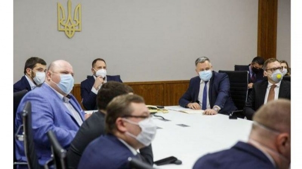 Донецкую область закрывают на выезд и въезд: названа причина Донецкую область закрывают на выезд и въезд: названа причина