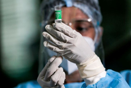 В Израиле разрешили четвертую дозу COVID-вакцины людям за 60 В Израиле разрешили четвертую дозу COVID-вакцины людям за 60