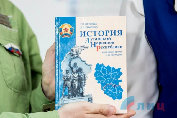 Донбасс не знал истории. И радостно прыгнул в бездну
Донбасс не знал истории. И радостно прыгнул в бездну
