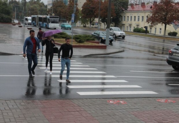 В Украине суд обязал водителей пропускать украинцев на красный свет - детали решения В Украине суд обязал водителей пропускать украинцев на красный свет - детали решения
