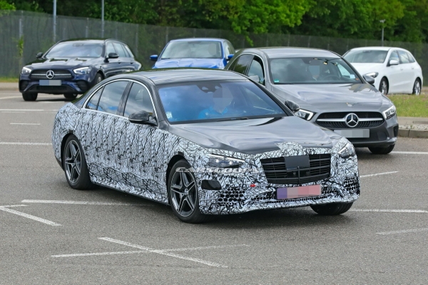 Новый флагман Mercedes-Benz покажут осенью
Новый флагман Mercedes-Benz покажут осенью