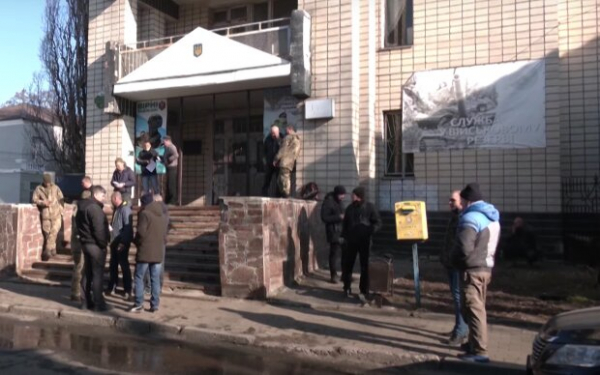 В Минобороны придумали, как загнать всех украинцев в военкоматы, мобилизации не касается: "Просто придите" В Минобороны придумали, как загнать всех украинцев в военкоматы, мобилизации не касается: "Просто придите"