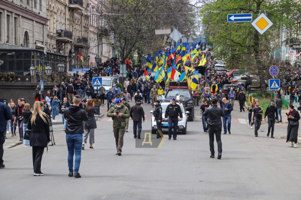 Марш с файерами и задержания: что происходит в Одессе в годовщину трагедии 2 мая
Марш с файерами и задержания: что происходит в Одессе в годовщину трагедии 2 мая