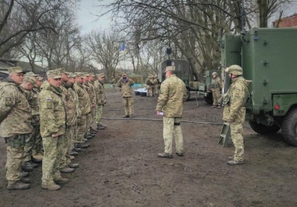 ВСУ на Донбассе снова попали под обстрелы боевиков: враг коварно заминировал пригород ВСУ на Донбассе снова попали под обстрелы боевиков: враг коварно заминировал пригород