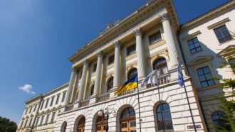 Скандал с порно во львовском вузе получил финал

                        