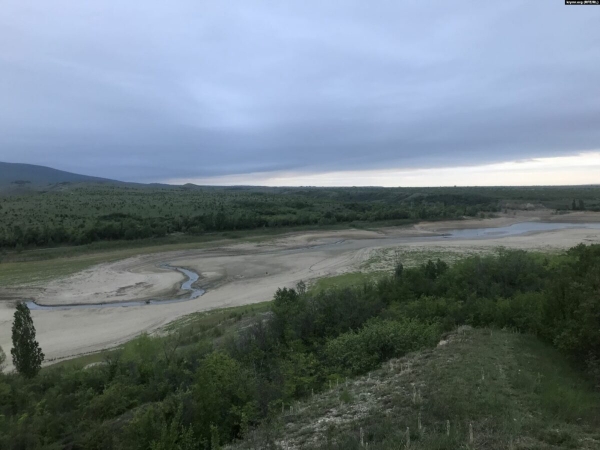 В Крыму аномальная засуха уничтожила крупное водохранилище
В Крыму аномальная засуха уничтожила крупное водохранилище