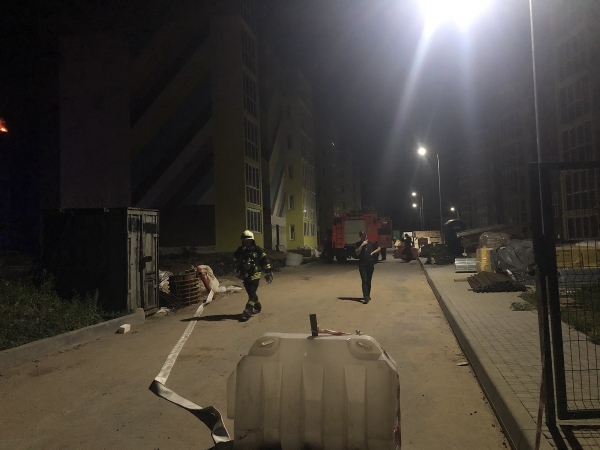 В Киеве горит новый высотный жилищный комплекс
                                                                                
