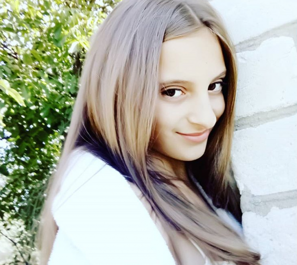Обнародованы фото 13-летней девочки, которой мама отрезала голову
                                                                                