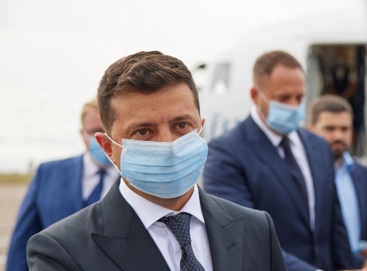 Зеленский объявил в Украине вторую волну COVID-19 и дал прогноз о сроках открытия границ
                                                                                