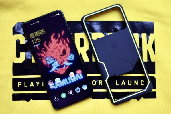 На дворе 2020 год, но с OnePlus 8T x Cyberpunk 2077 в вашем кармане будет полный киберпанк
На дворе 2020 год, но с OnePlus 8T x Cyberpunk 2077 в вашем кармане будет полный киберпанк