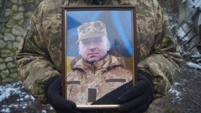 Надежда оборвалась: на Винничине похоронят 33-летнего воина, которого год считали пропавшим без вести
Надежда оборвалась: на Винничине похоронят 33-летнего воина, которого год считали пропавшим без вести