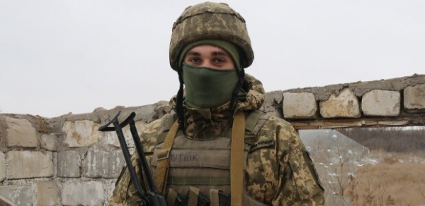 "Путник" воюет с 23 февраля и лежа под обстрелами набирается сил: "Трудно было" "Путник" воюет с 23 февраля и лежа под обстрелами набирается сил: "Трудно было"