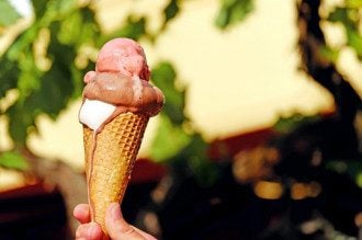 В Харьков привезли мороженое с опасным ядом, которое продают в супермаркетах
