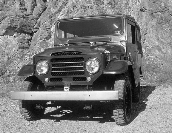 В Китае показали смесь УАЗа и Toyota Land Cruiser
В Китае показали смесь УАЗа и Toyota Land Cruiser