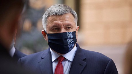 Аваков: Украина расследует целый ряд уголовных дел в отношении задержанных в Беларуси боевиков