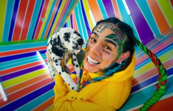 Tekashi вышел из тюрьмы и в День рождения записал новый клип - как рэпер избежал 47 лет лишения свободы Tekashi вышел из тюрьмы и в День рождения записал новый клип - как рэпер избежал 47 лет лишения свободы
