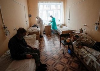 Коронавирус в Украине "ослабил хватку": за сутки обнаружили 6622 случая заражения
