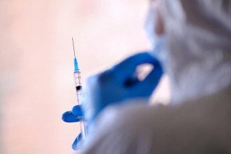 Венгрия начала вакцинировать от COVID украинцев в приграничных районах
Венгрия начала вакцинировать от COVID украинцев в приграничных районах