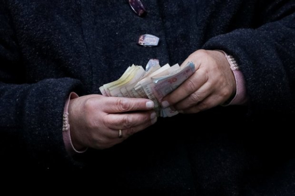 Выплату прекратят через месяц: как украинцы останутся без помощи