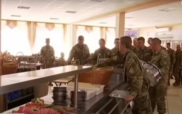 Накопила на отеле в Хорватии не только яйцами: как зарабатывала деньги скандальная поставщица еды ВСУ Накопила на отеле в Хорватии не только яйцами: как зарабатывала деньги скандальная поставщица еды ВСУ