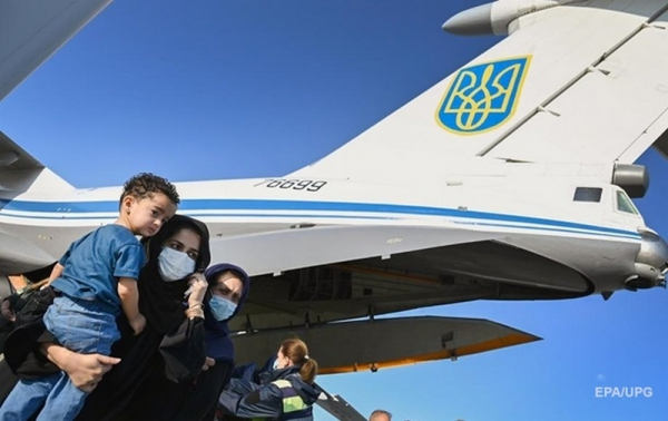 Еще 200 украинцев нуждаются в эвакуации из Афганистана Еще 200 украинцев нуждаются в эвакуации из Афганистана
