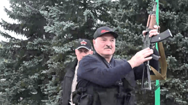 Европа в панике: Лукашенко нанес жесткий ответный удар по Западу Европа в панике: Лукашенко нанес жесткий ответный удар по Западу
