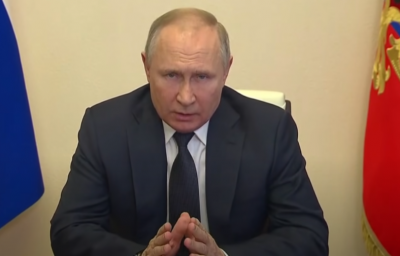 "Дурдом творится только из-за него": Арестович озвучил сценарии свержения Путина
