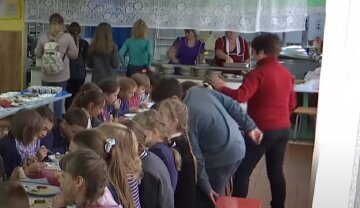 Бесплатное питание в школах: на что могут рассчитывать не только ученики 1-4 классов Бесплатное питание в школах: на что могут рассчитывать не только ученики 1-4 классов