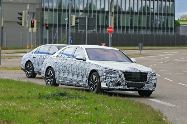 Новый флагман Mercedes-Benz покажут осенью
Новый флагман Mercedes-Benz покажут осенью