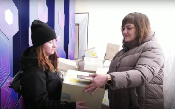 Украинцам начали выдавать гуманитарную помощь сразу в 9 областях: как подать заявку