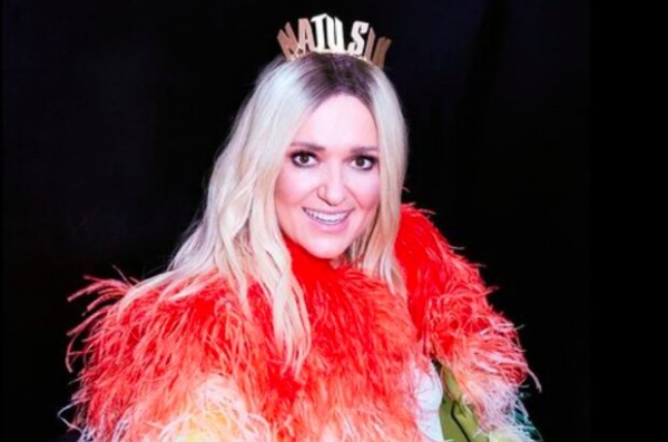 45-летняя Могилевская надела корону и ошарашила знойными танцами: "Напоминает Киркорова" 45-летняя Могилевская надела корону и ошарашила знойными танцами: "Напоминает Киркорова"