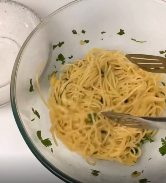 Ароматная паста от Евгения Клопотенка из ингредиентов, которые всегда под рукой: справится даже ребенок