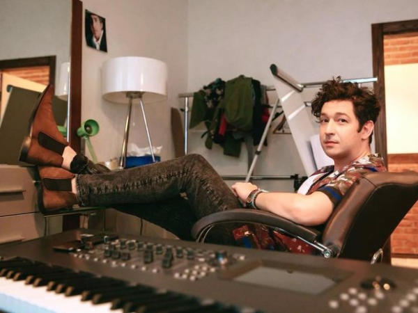 "Невозможно никем заменить": лидер Pianoboy Дмитрий Шуров высказался о броне всем артистам "Невозможно никем заменить": лидер Pianoboy Дмитрий Шуров высказался о броне всем артистам