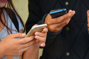 Отложите телефон немедленно: важно отказаться перед сном Отложите телефон немедленно: важно отказаться перед сном