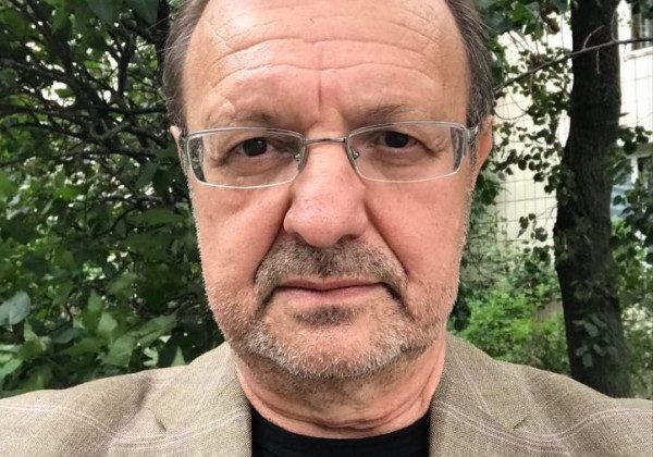 Начался чат с экспертом по вопросам безопасности дорожного движения Михаилом Берлиным
                                                                                
