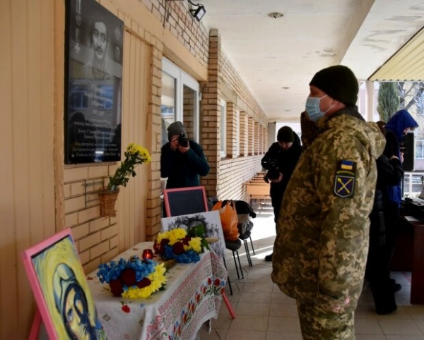 Герои не умирают: у Краматорске почтили память погибшего молодого добровольца Герои не умирают: у Краматорске почтили память погибшего молодого добровольца