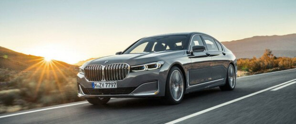 Коммунальная квартира, роскошное поместье и BMW X5: прокурор Артем Петренко живет на "широкую ногу" Коммунальная квартира, роскошное поместье и BMW X5: прокурор Артем Петренко живет на "широкую ногу"