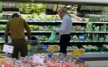 В супермаркетах подешевели грибы и популярная зелень: какие цены В супермаркетах подешевели грибы и популярная зелень: какие цены