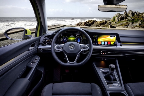Volkswagen представил стартовую версию нового Golf
Volkswagen представил стартовую версию нового Golf