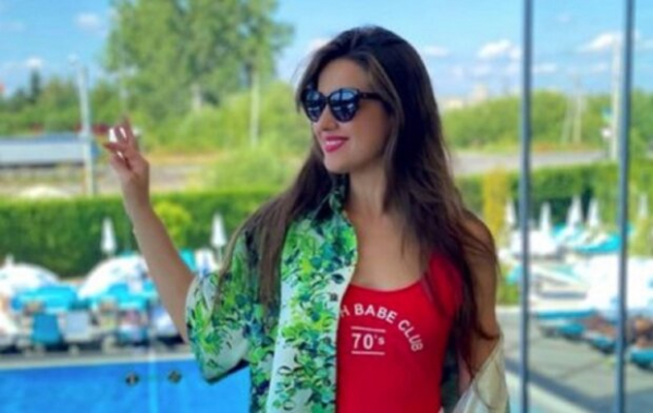 Бывшая жена Дзидзьо Slavia заинтриговала кольцом на безымянном пальце: "Хвастаюсь" Бывшая жена Дзидзьо Slavia заинтриговала кольцом на безымянном пальце: "Хвастаюсь"