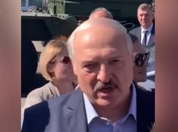 У Лукашенко сдали нервы на массовой забастовке: "Вас толпа, а я – один" У Лукашенко сдали нервы на массовой забастовке: "Вас толпа, а я – один"