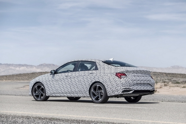 
Для Hyundai Elantra готовят спортивную версию N Line
 