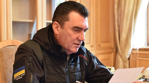 Глава СНБО Украины перешел на латиницу и совершил три ошибки в одном предложении Глава СНБО Украины перешел на латиницу и совершил три ошибки в одном предложении