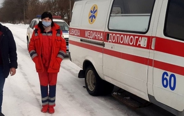 Госпитализированный мужчина отгрыз капельницу и набросился на медиков “скорой” с кулаками Госпитализированный мужчина отгрыз капельницу и набросился на медиков “скорой” с кулаками