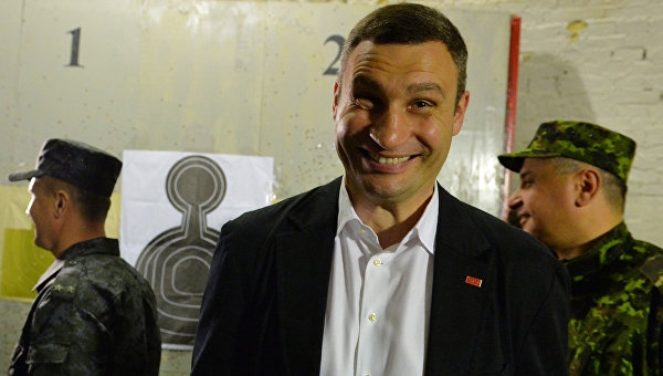 Хитрец с имиджем дурачка. Что звёзды говорят о Виталии Кличко Хитрец с имиджем дурачка. Что звёзды говорят о Виталии Кличко