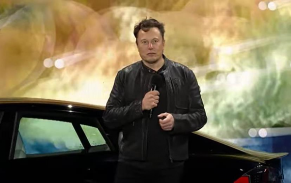 Илон Маск представил флагман Tesla Model S Plaid Илон Маск представил флагман Tesla Model S Plaid