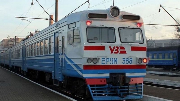 Избиение журналистки в поезде: в «Укрзализныце» уволили пятерых сотрудников Избиение журналистки в поезде: в «Укрзализныце» уволили пятерых сотрудников