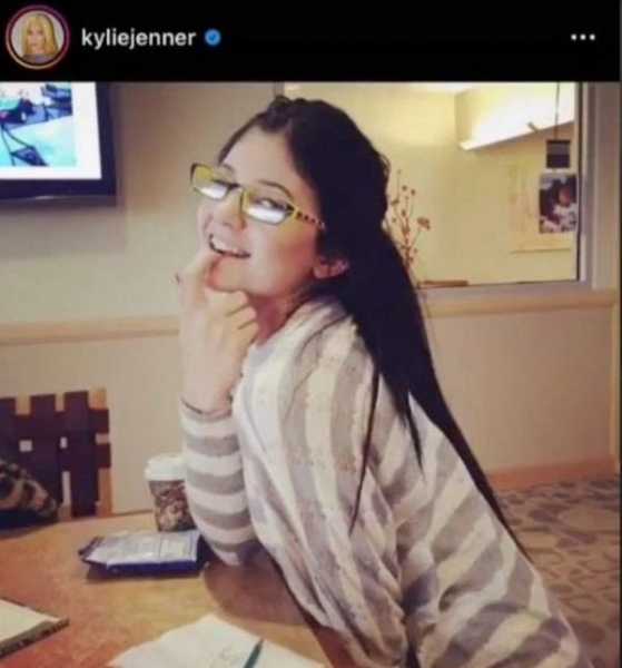 Кайли Дженнер не узнали на ее первых снимках в Instagram Кайли Дженнер не узнали на ее первых снимках в Instagram